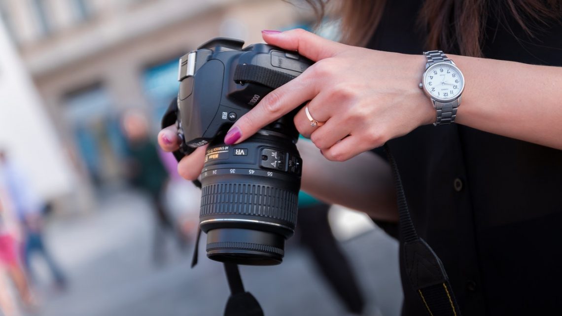 What to Look For in a DSLR Camera